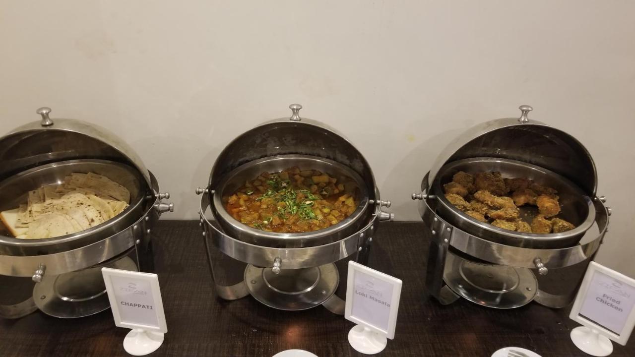 兹凡套房酒店 卡拉奇 外观 照片