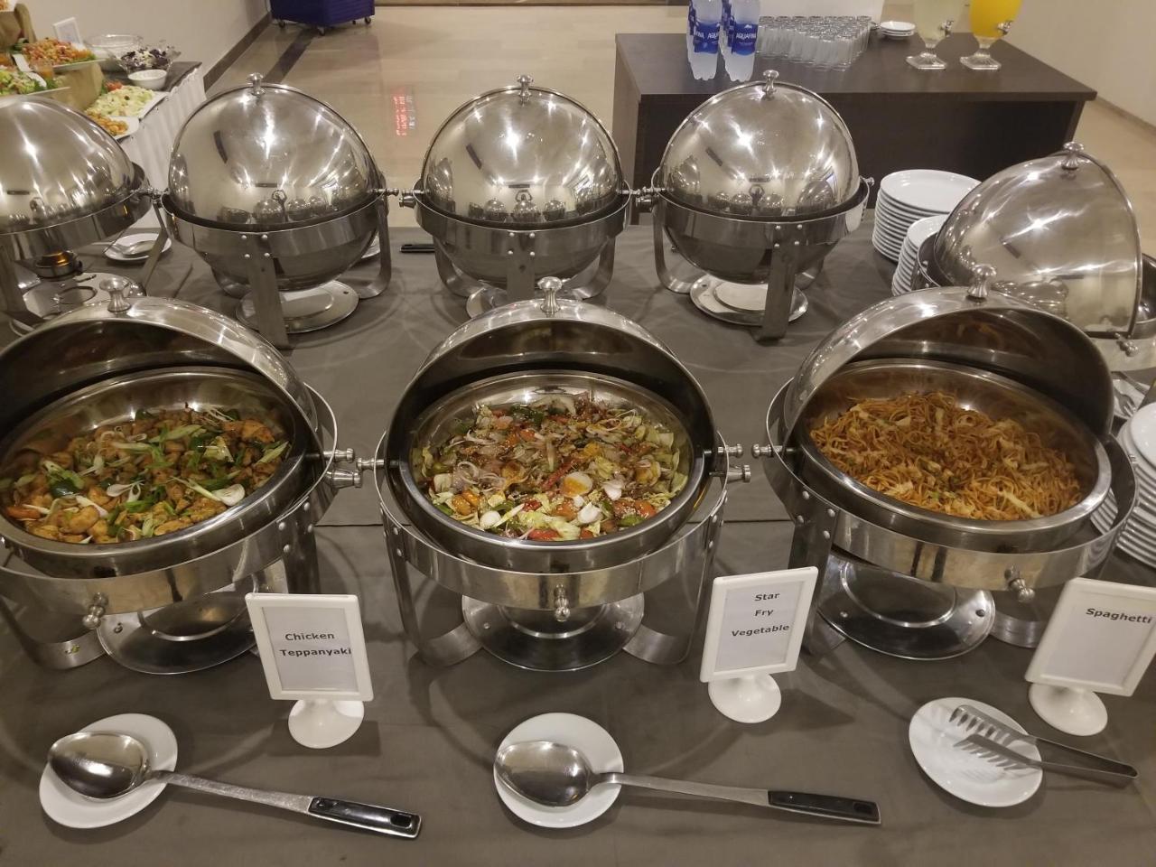 兹凡套房酒店 卡拉奇 外观 照片